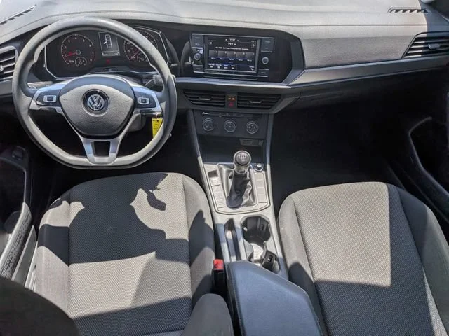 Used 2021  Volkswagen S image 13