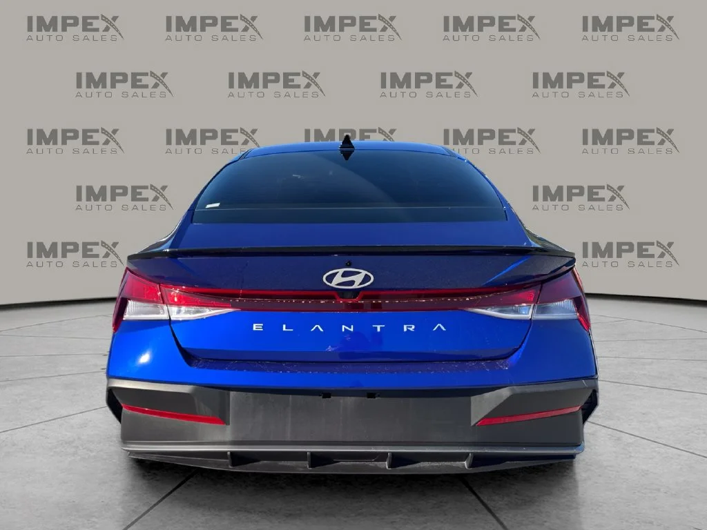 Used 2025 Blue Hyundai SEL Sport image 4