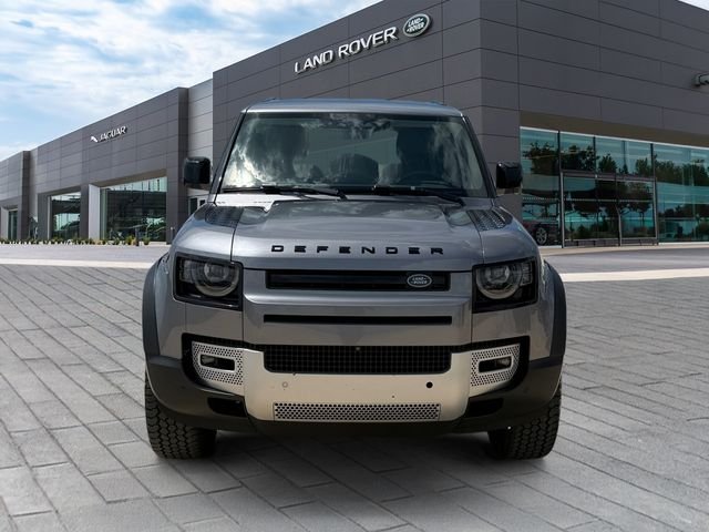 Used 2023 Eiger Grey Metallic Land Rover S image 8