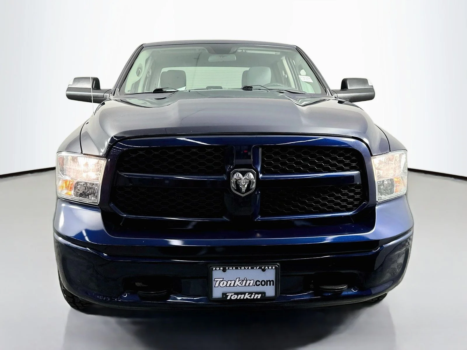 Used 2019 True Blue Pearlcoat Ram Tradesman image 2