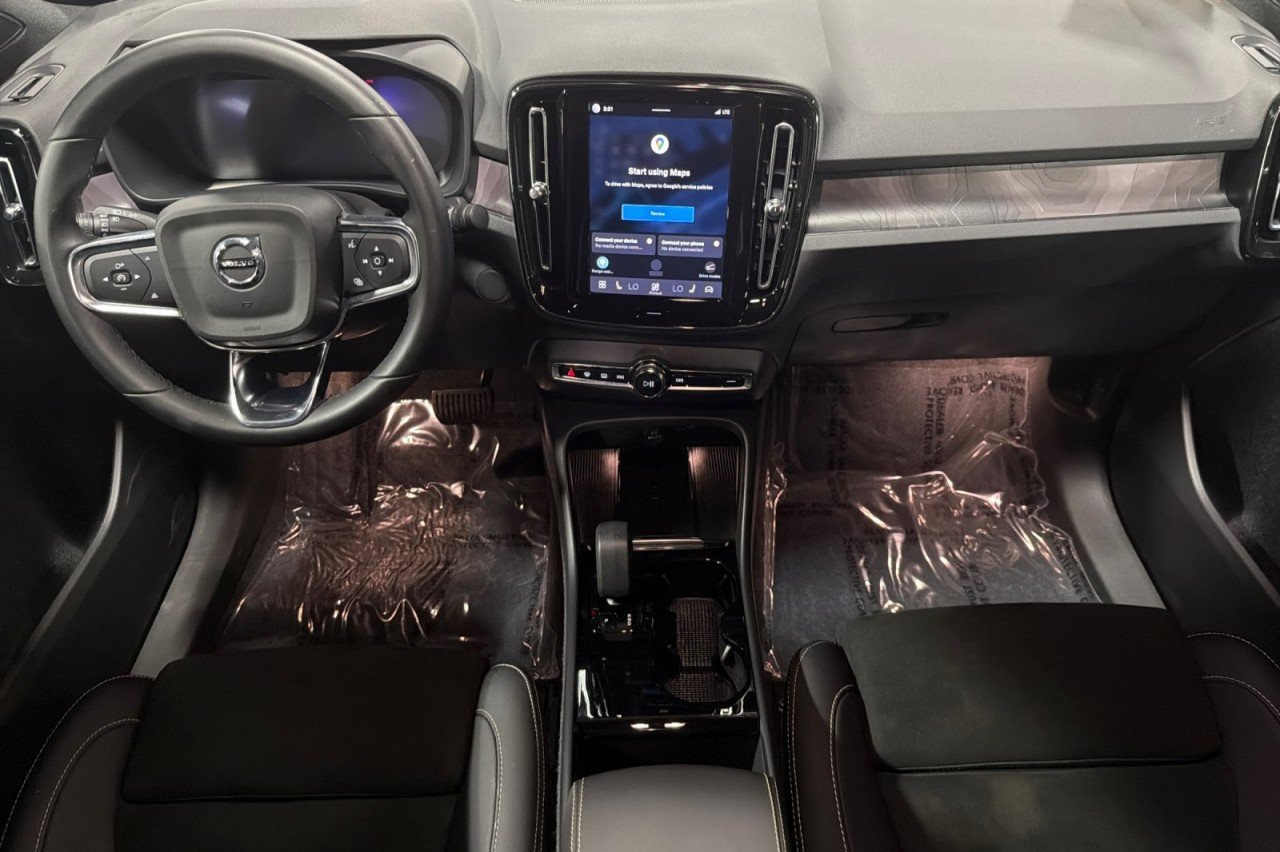 Used 2023 GREEN Volvo Plus image 12