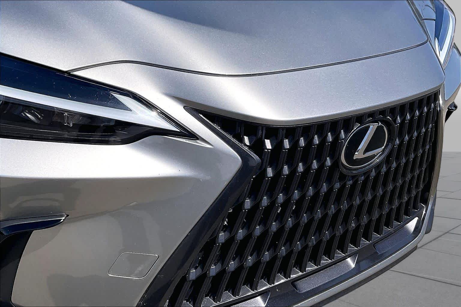 Used 2024 Atomic Silver Lexus  image 29