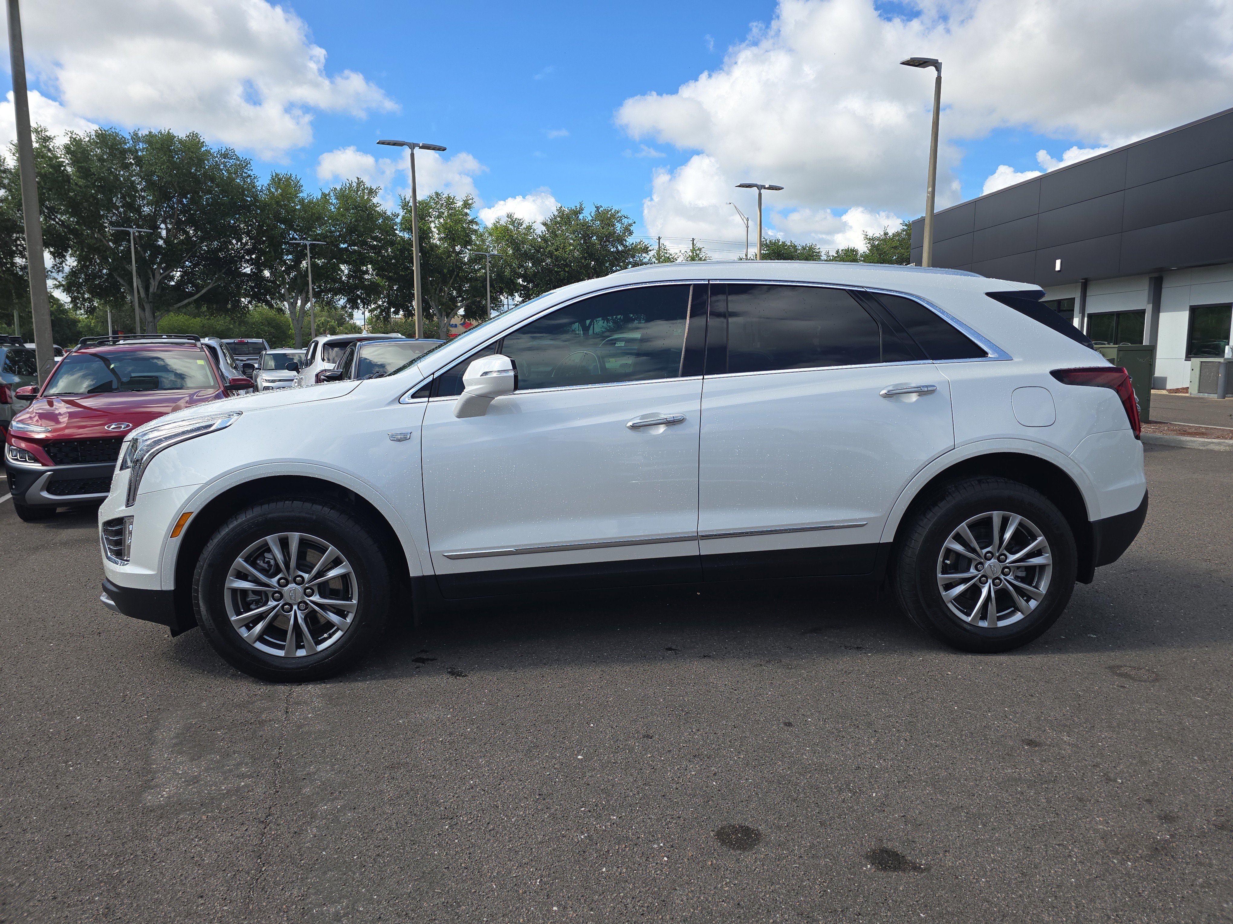 Used 2022 Crystal White Tricoat Cadillac FWD Premium Luxury image 5