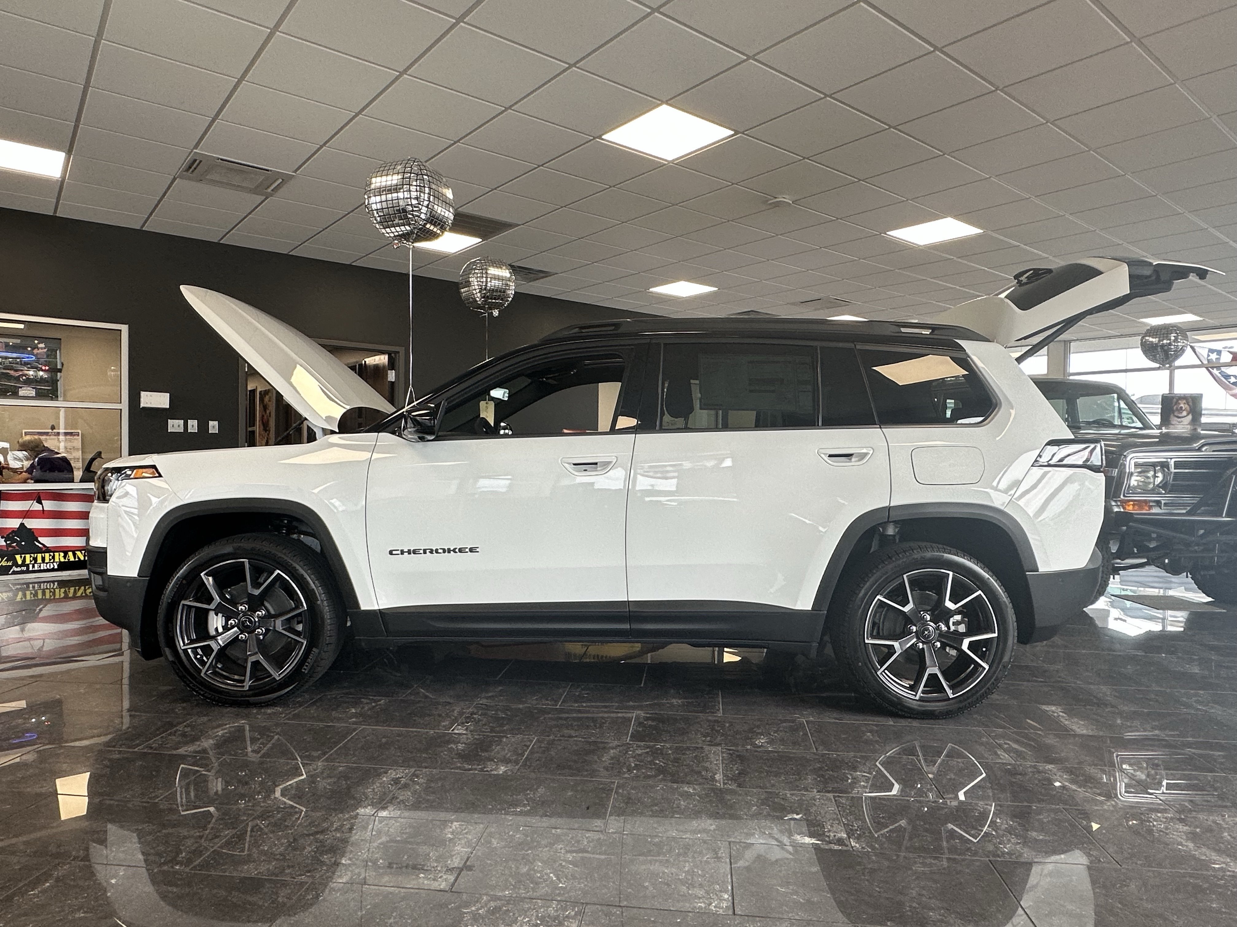 New 2026 Bright White Clear-Coat Exterior Paint Jeep Overland image 3