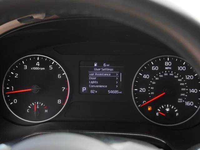 Used 2023 White Kia S image 30