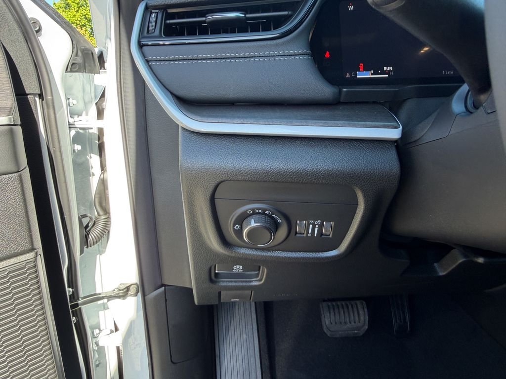 New 2026 Bright White Clearcoat Jeep Altitude image 17
