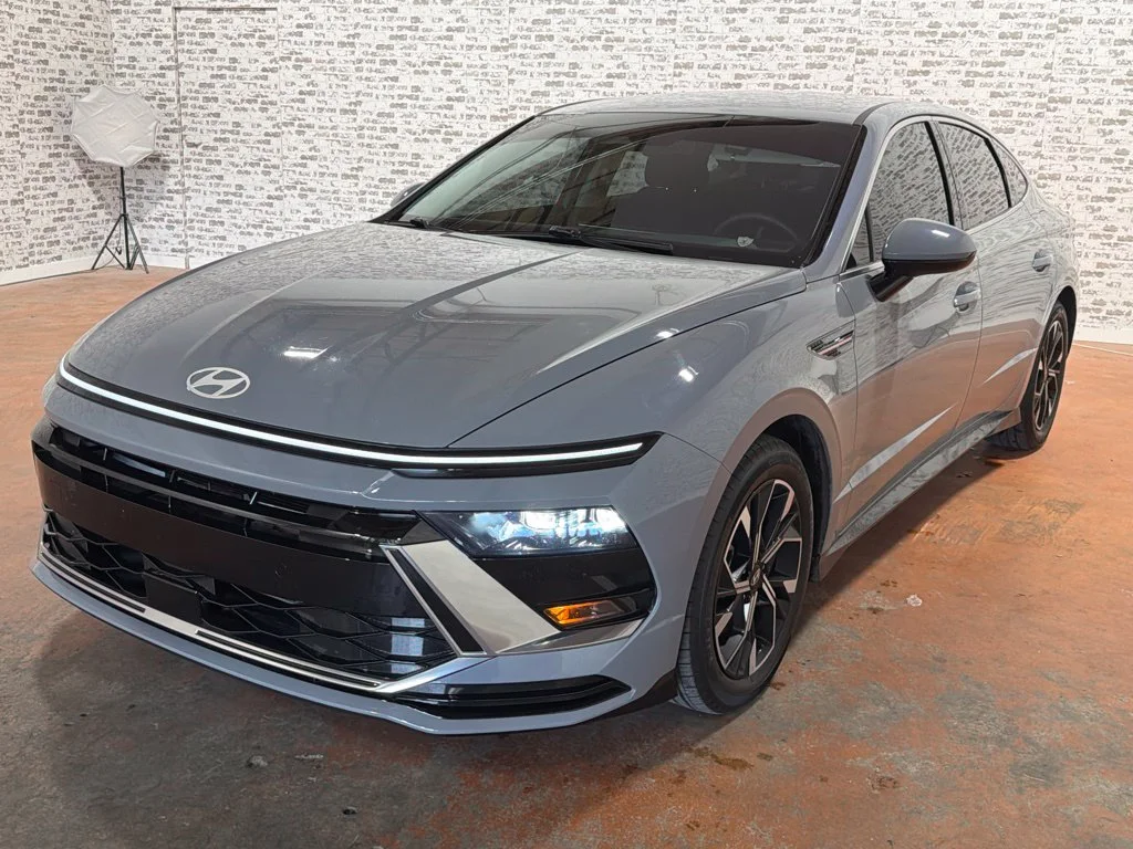 Used 2024 Transmission Blue Hyundai SEL image 3