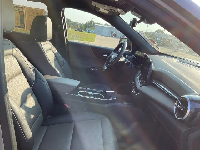 Used 2025 Gray Chevrolet LT image 20