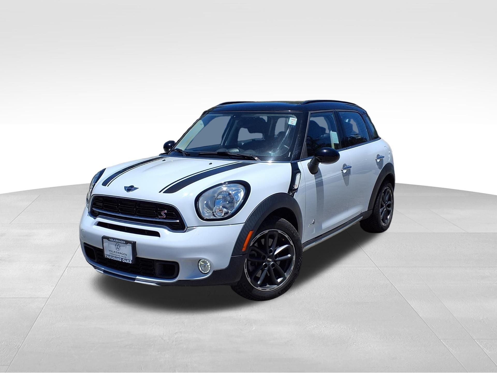 Used 2016 White MINI Base image 1