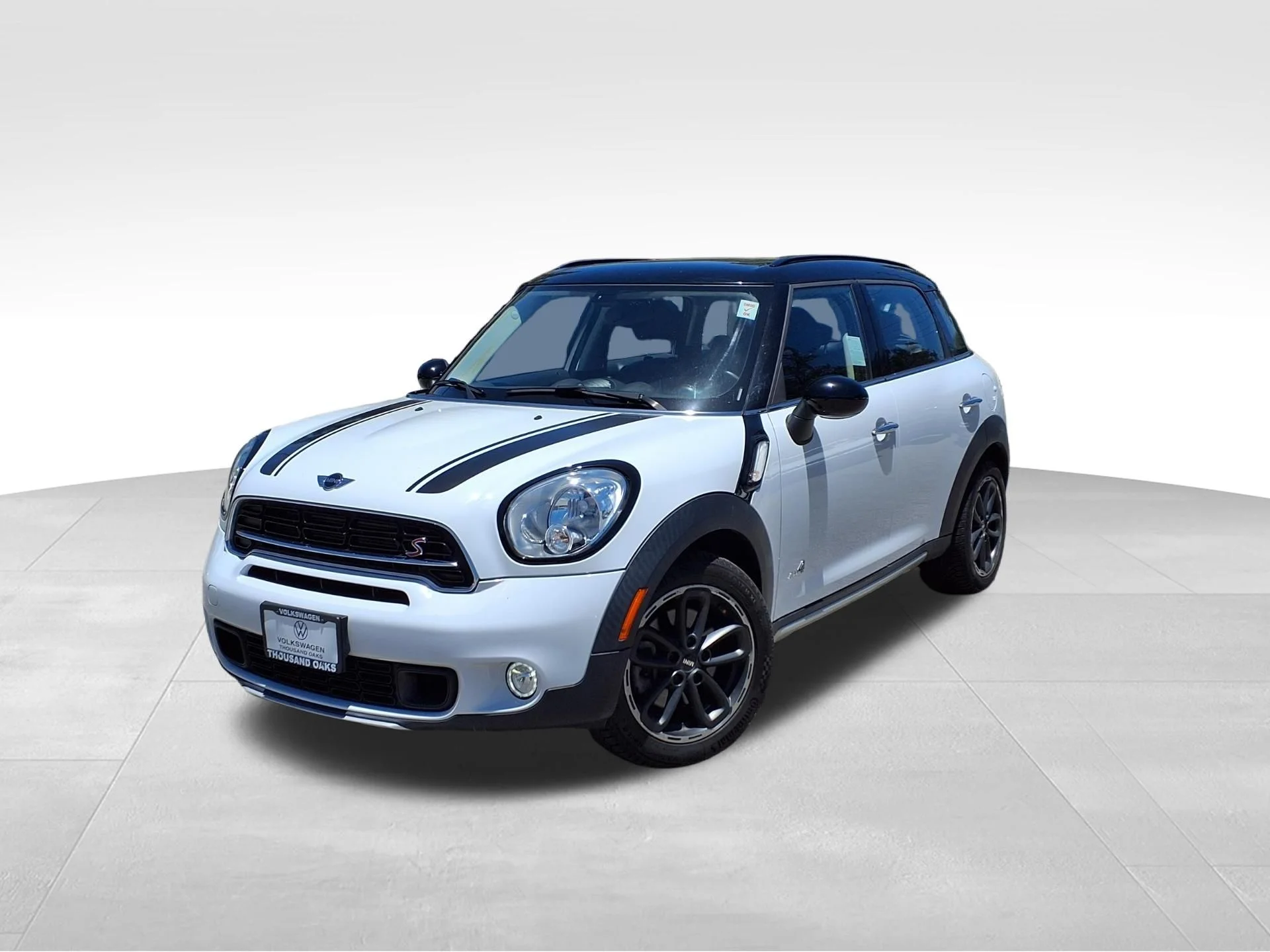 Used 2016 White MINI Base image 1