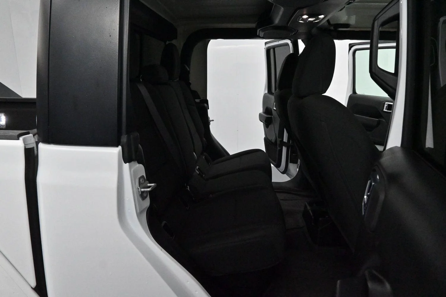 Used 2022 White Jeep Willys image 26