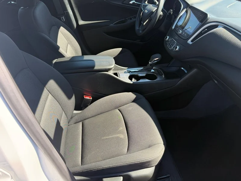 Used 2024 Summit White Chevrolet 1LT image 19