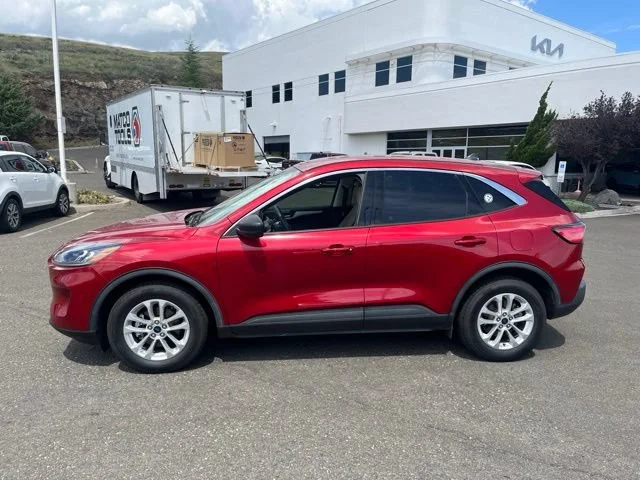 Used 2022 Red Metallic Ford SE Hybrid image 12
