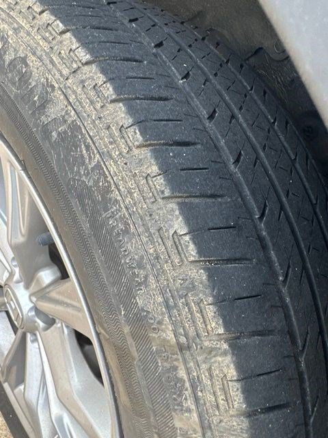 Used 2024 sparkle silver metallic Honda EX image 3