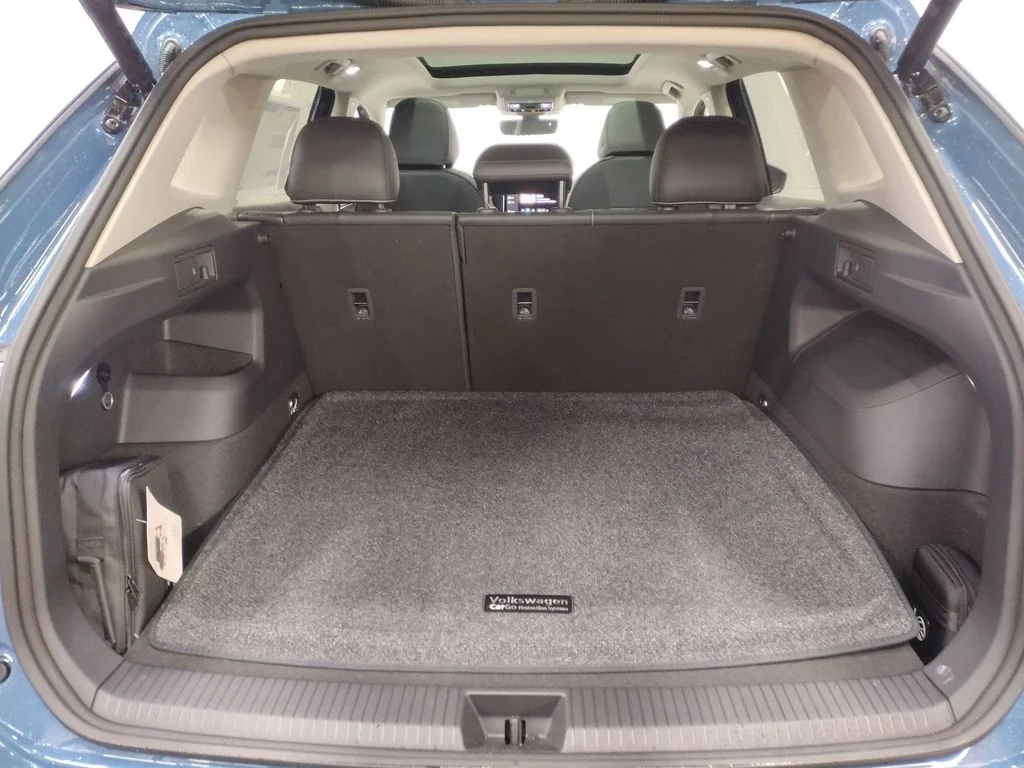 New 2026 Blue Volkswagen 2.0T SE image 17