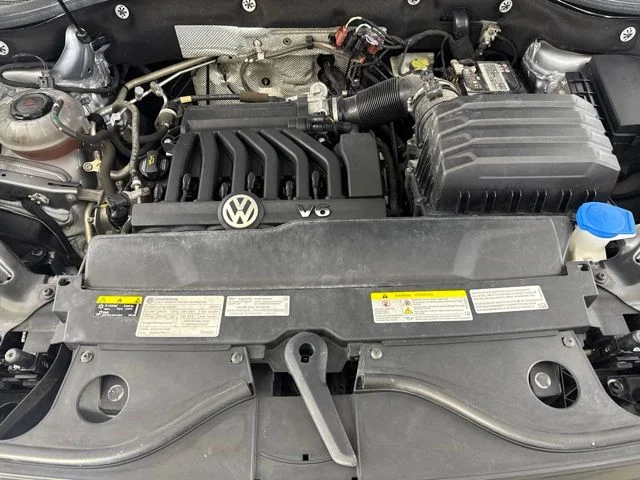 Used 2021  Volkswagen 3.6L V6 SE w/Technology image 17