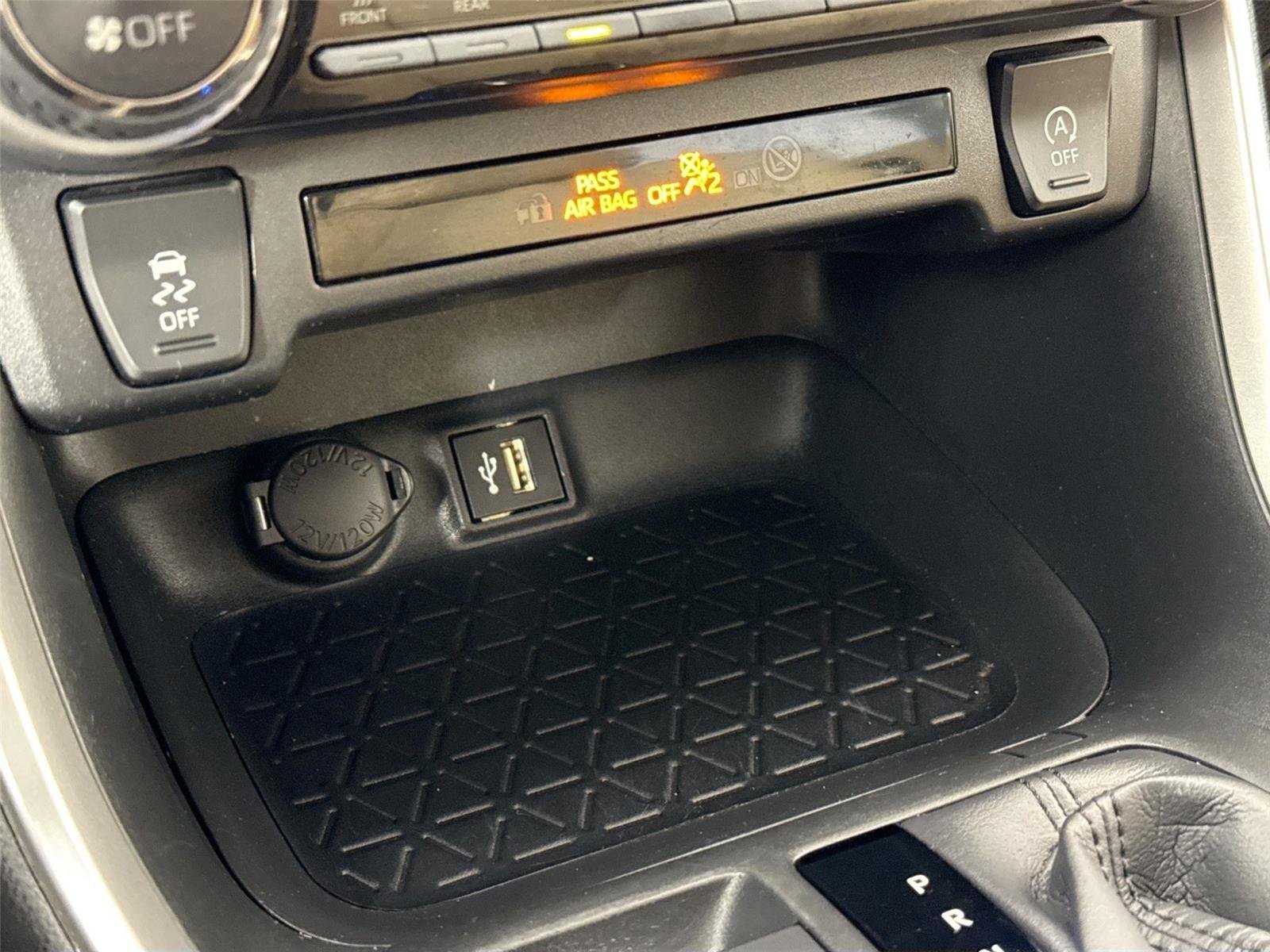 Used 2025 Midnight Black Metallic Toyota XLE Premium image 26