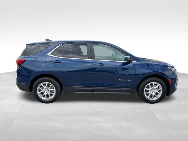 Used 2022 Blue Chevrolet LT image 8