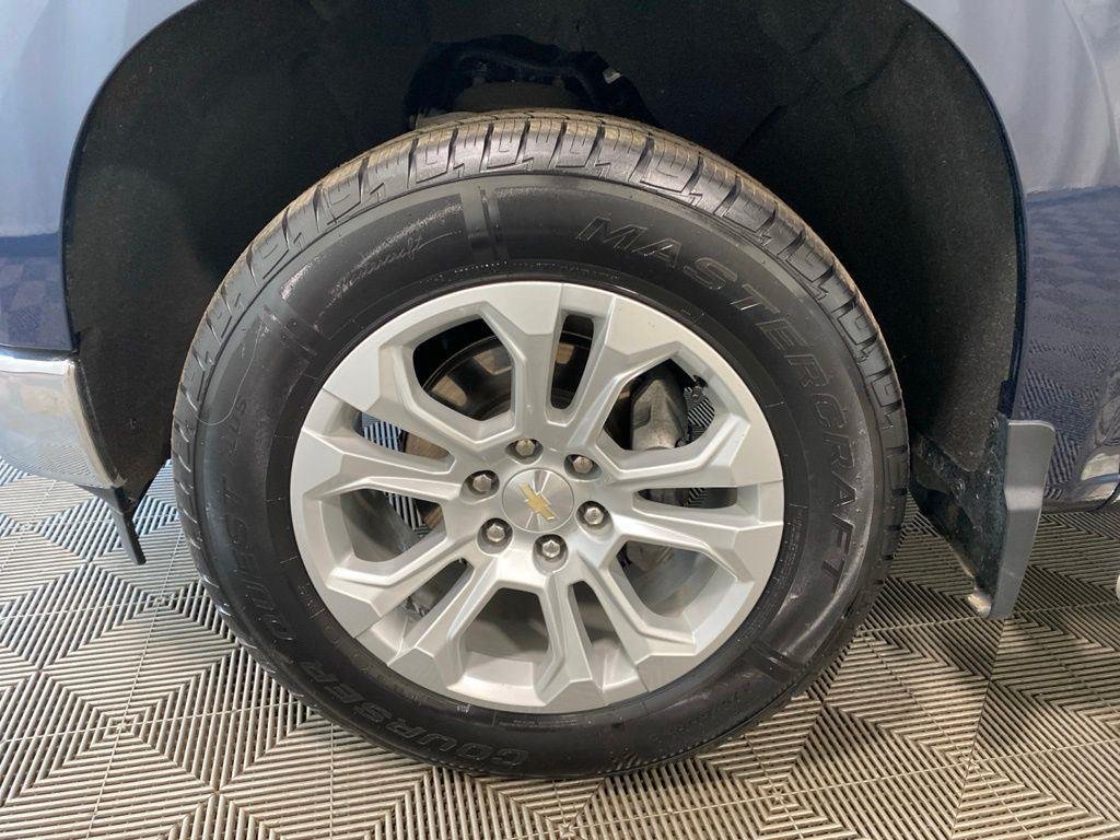 Used 2022 Blue Metallic Chevrolet LTZ image 17