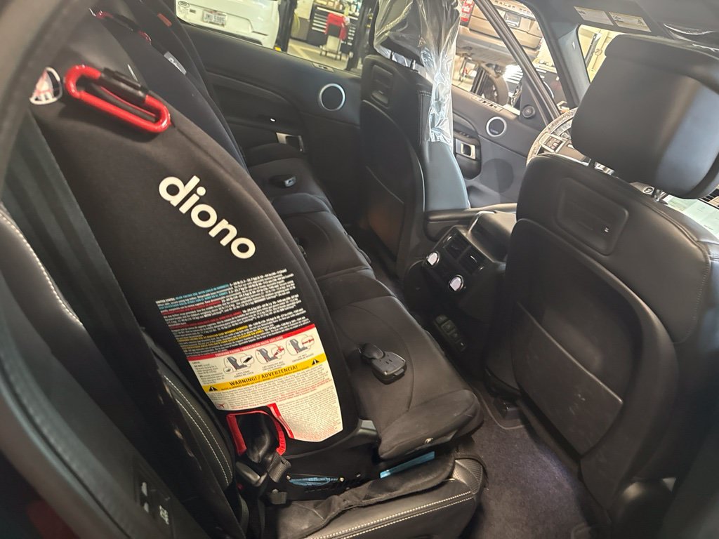 Used 2022 Black Land Rover HSE R-Dynamic image 19