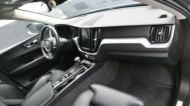 Used 2019 Gray Volvo T6 Momentum image 12