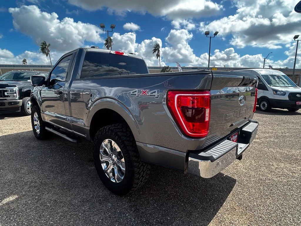 Used 2023 Gray Ford XLT image 4