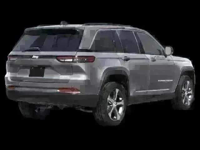 New 2026 Baltic Gray Metallic Clear-Coat Exterior Paint Jeep Laredo image 2