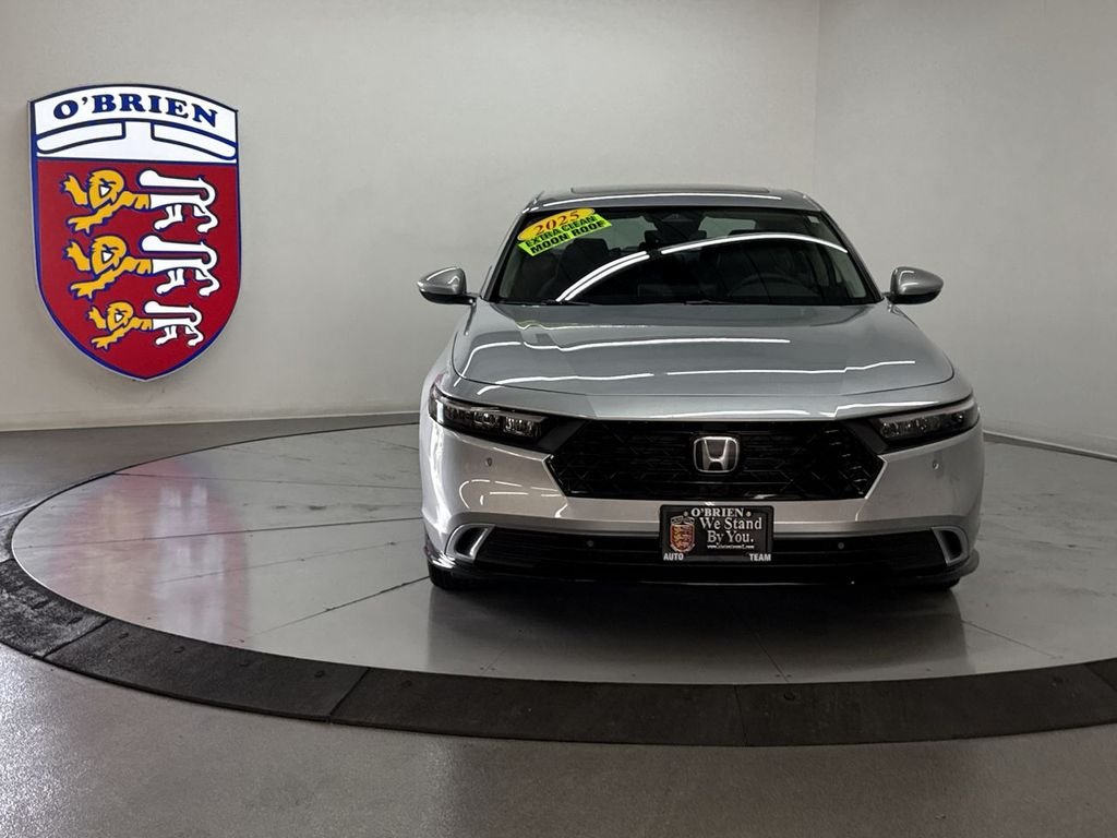 Used 2025 Solar Silver Metallic Honda EX-L image 10