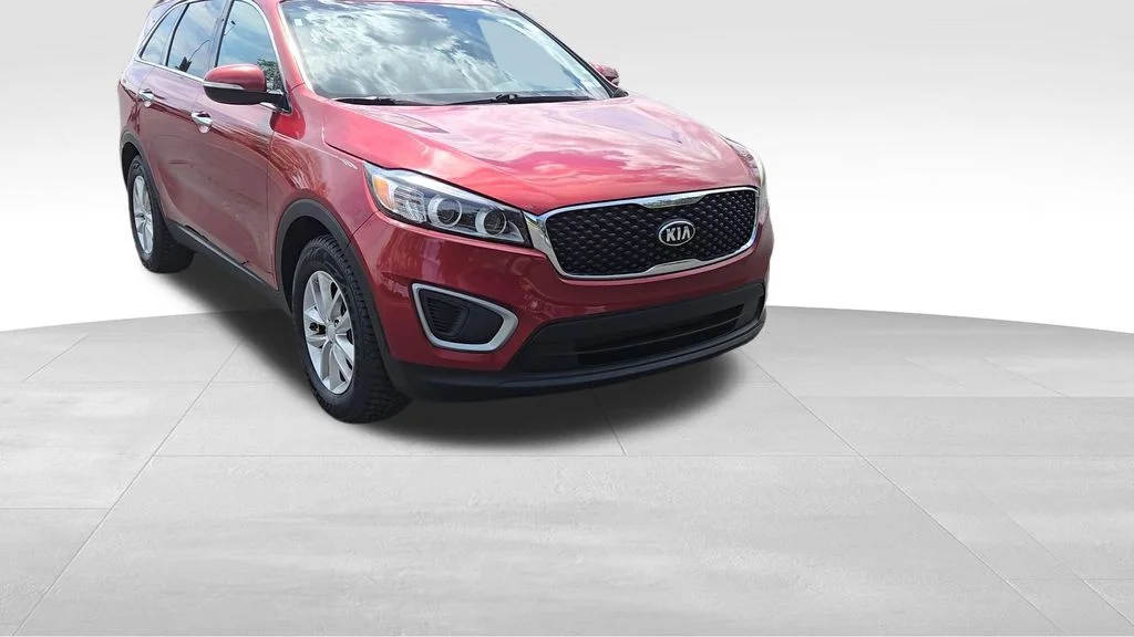 Used 2017 Red Kia LX image 2