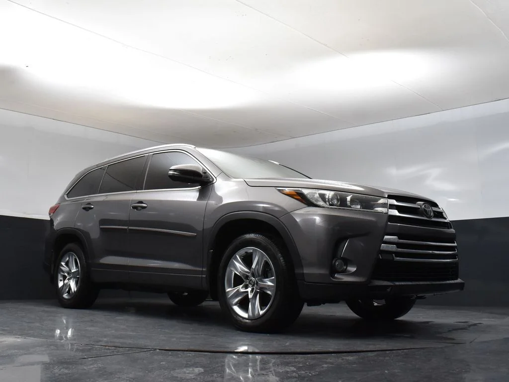 Used 2018 Predawn Gray Mica Toyota Limited image 7