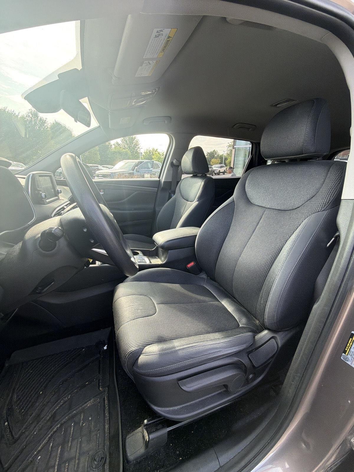 Used 2019 Earthy Bronze Hyundai SE image 10