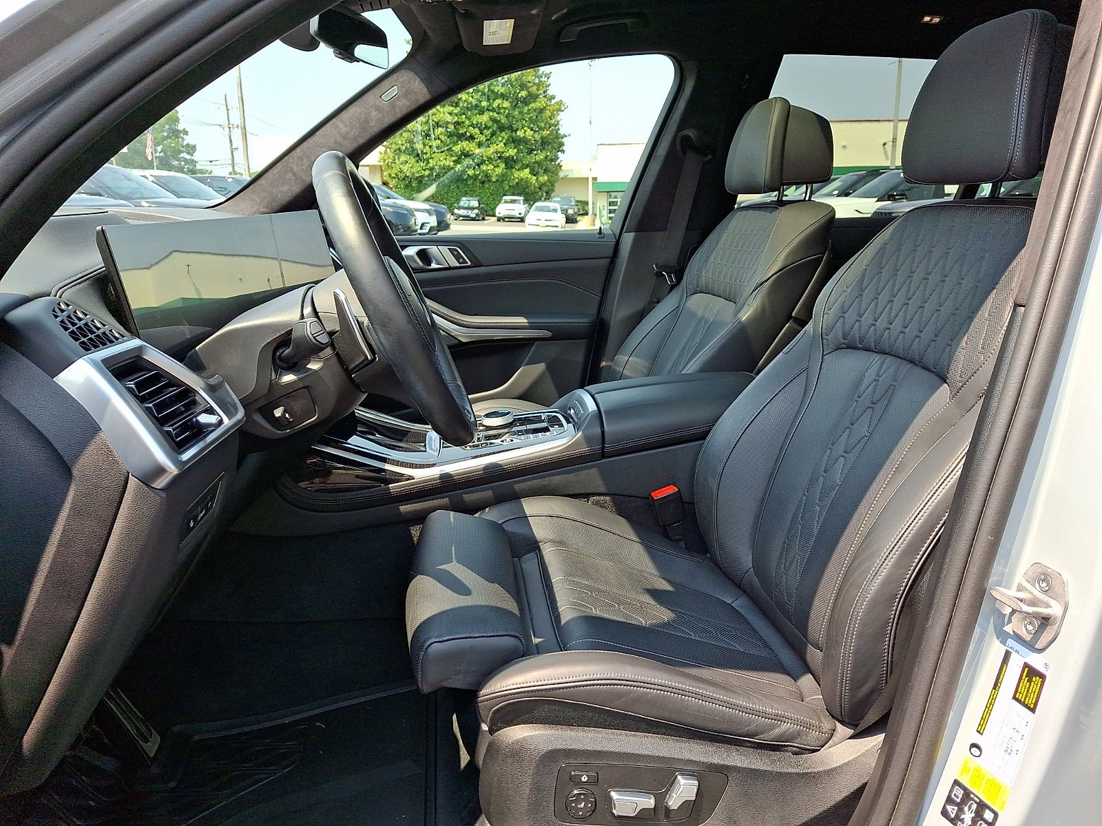 Used 2024 Brooklyn Grey Metallic BMW xDrive40i image 27