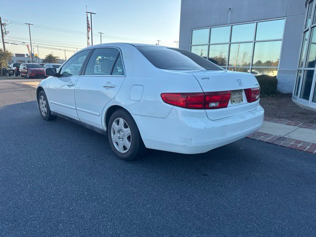 Used 2005 White Honda LX image 9