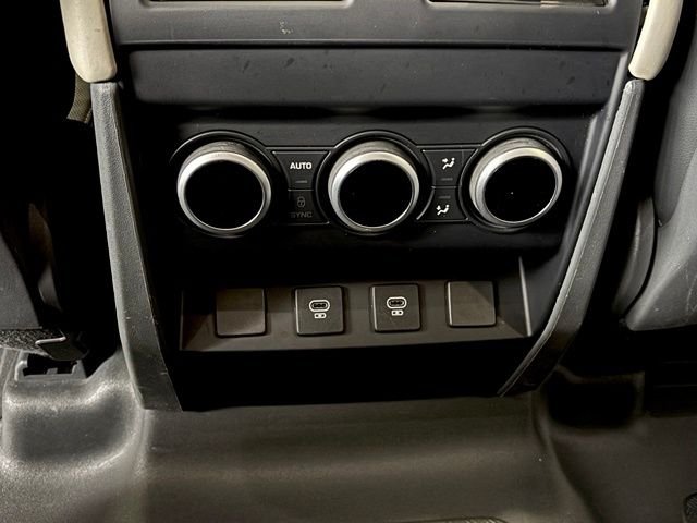 Used 2024 White Land Rover X-Dynamic SE image 14