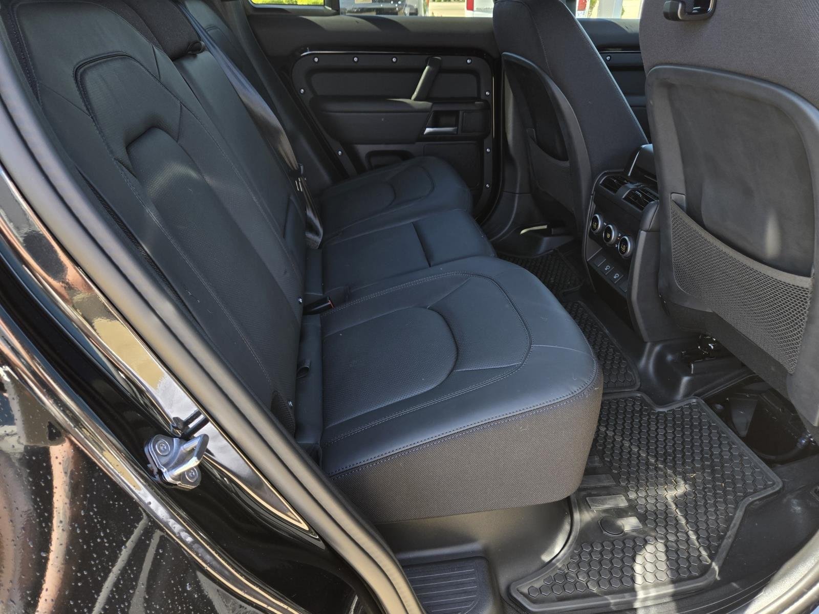 2025 Land Rover Defender V8 - Photo 38