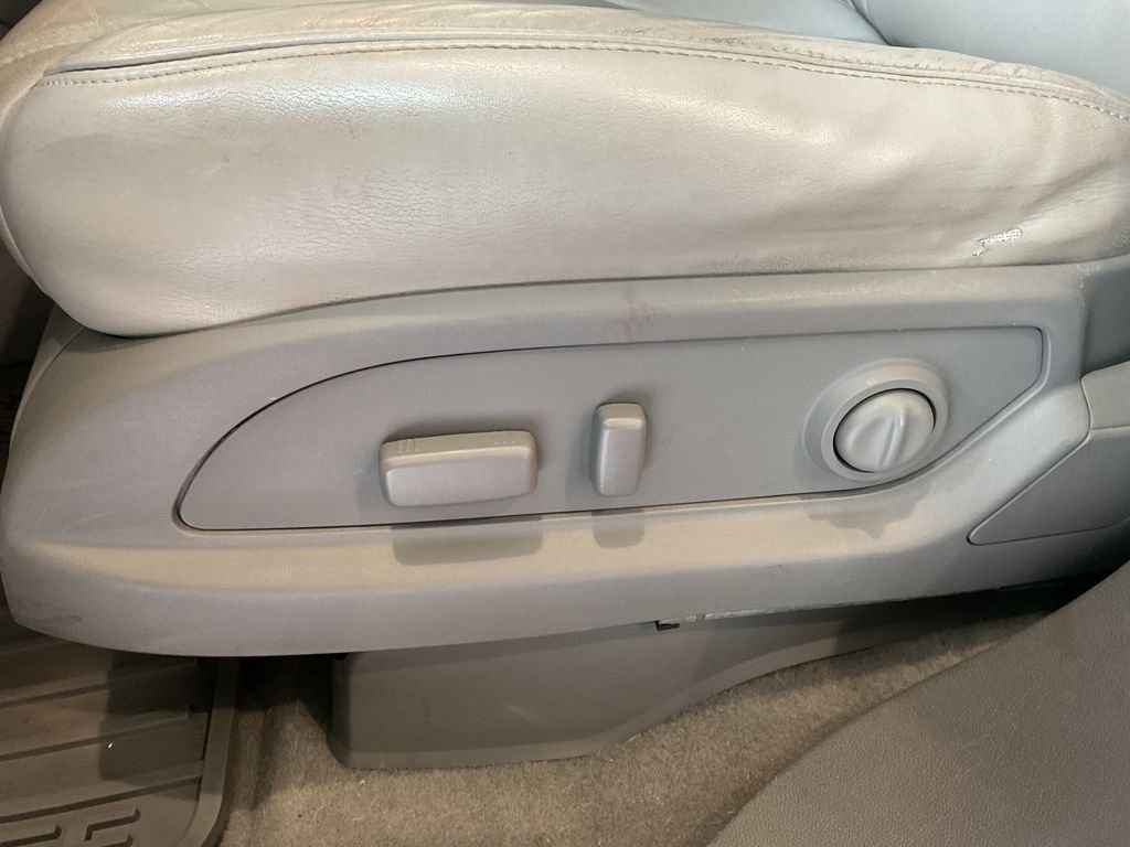 Used 2013 Gold Chevrolet LTZ image 15