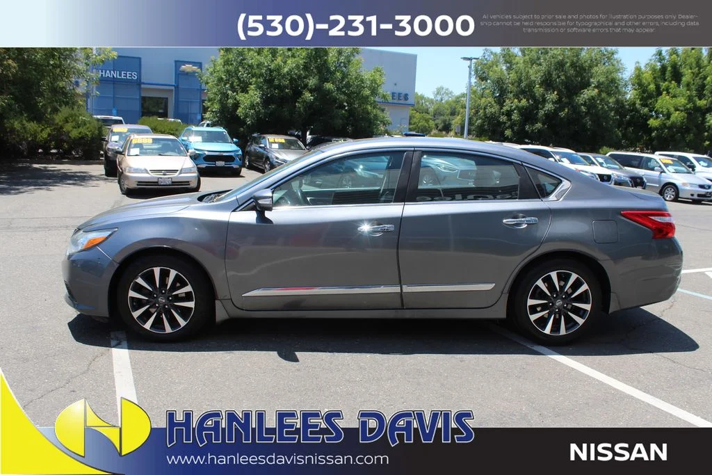 Used 2016 Gray Nissan 2.5 SV image 2