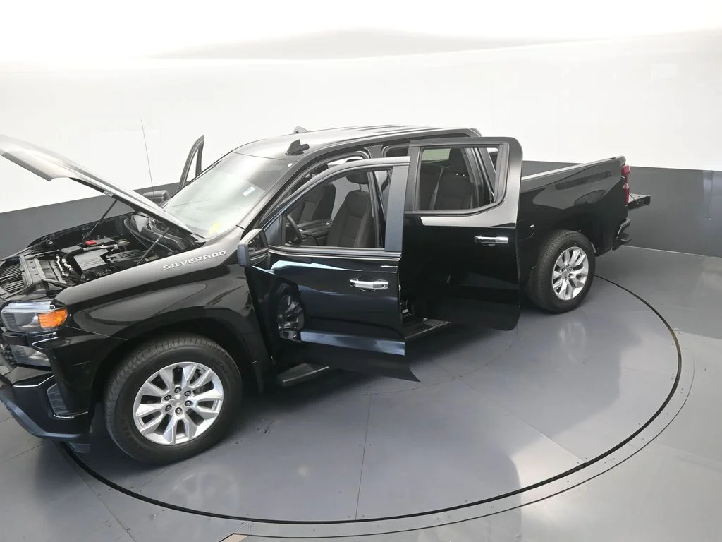 Used 2021 Black Chevrolet Custom image 57