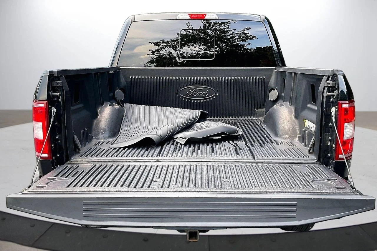 Used 2020 Black Ford XLT image 24