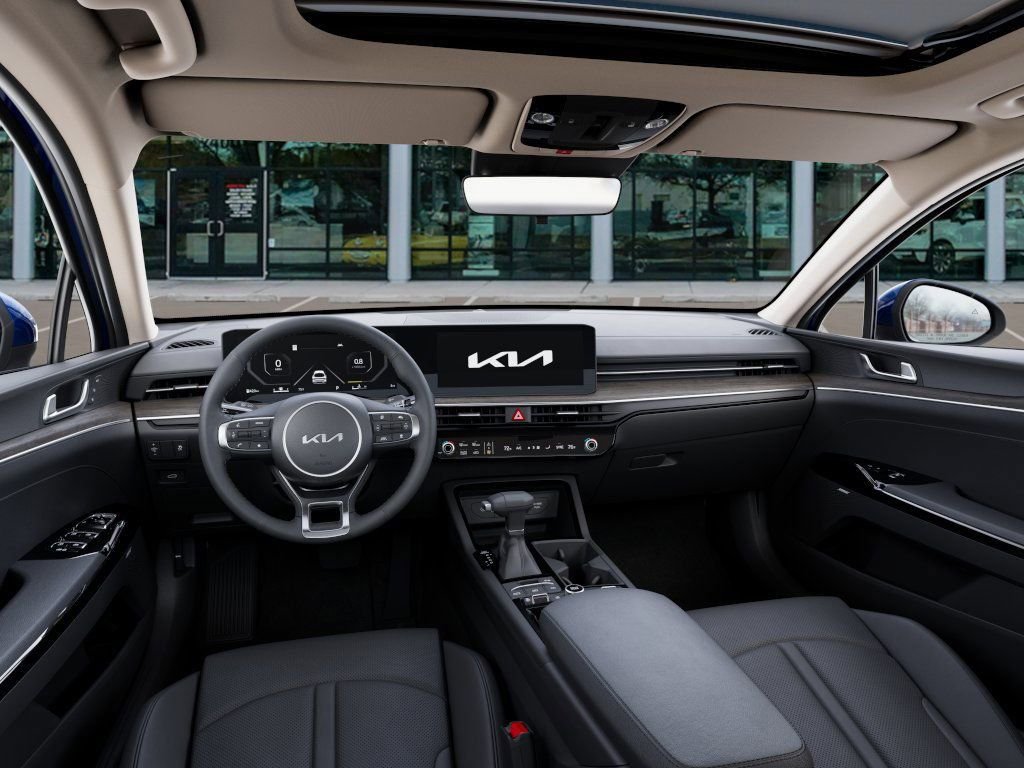 2025 Kia K5 EX - Photo 14