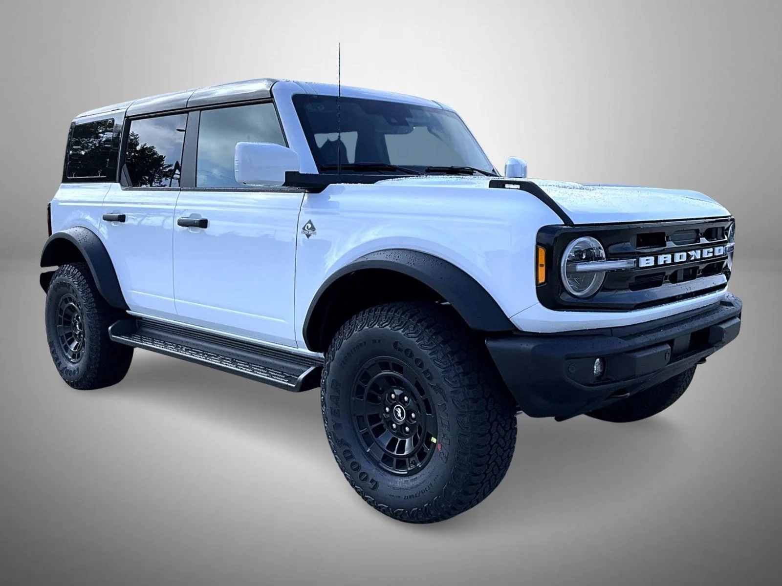 New 2026 Oxford White Ford Outer Banks image 3