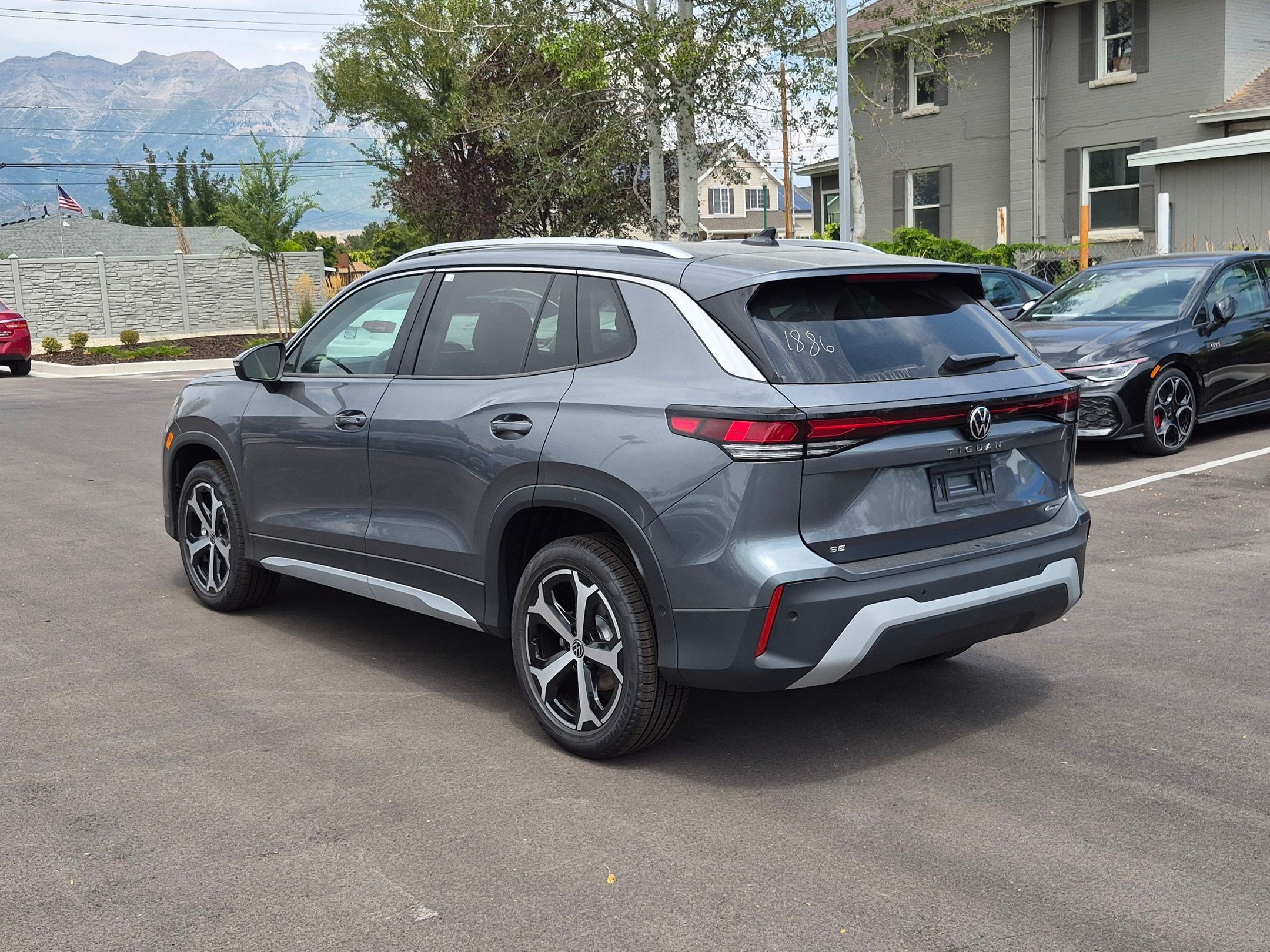 New 2026 Platinum Gray Metallic Volkswagen SE image 5