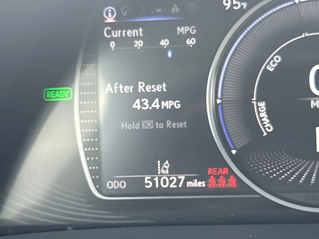 Used 2019 Black Lexus 300h Luxury image 15