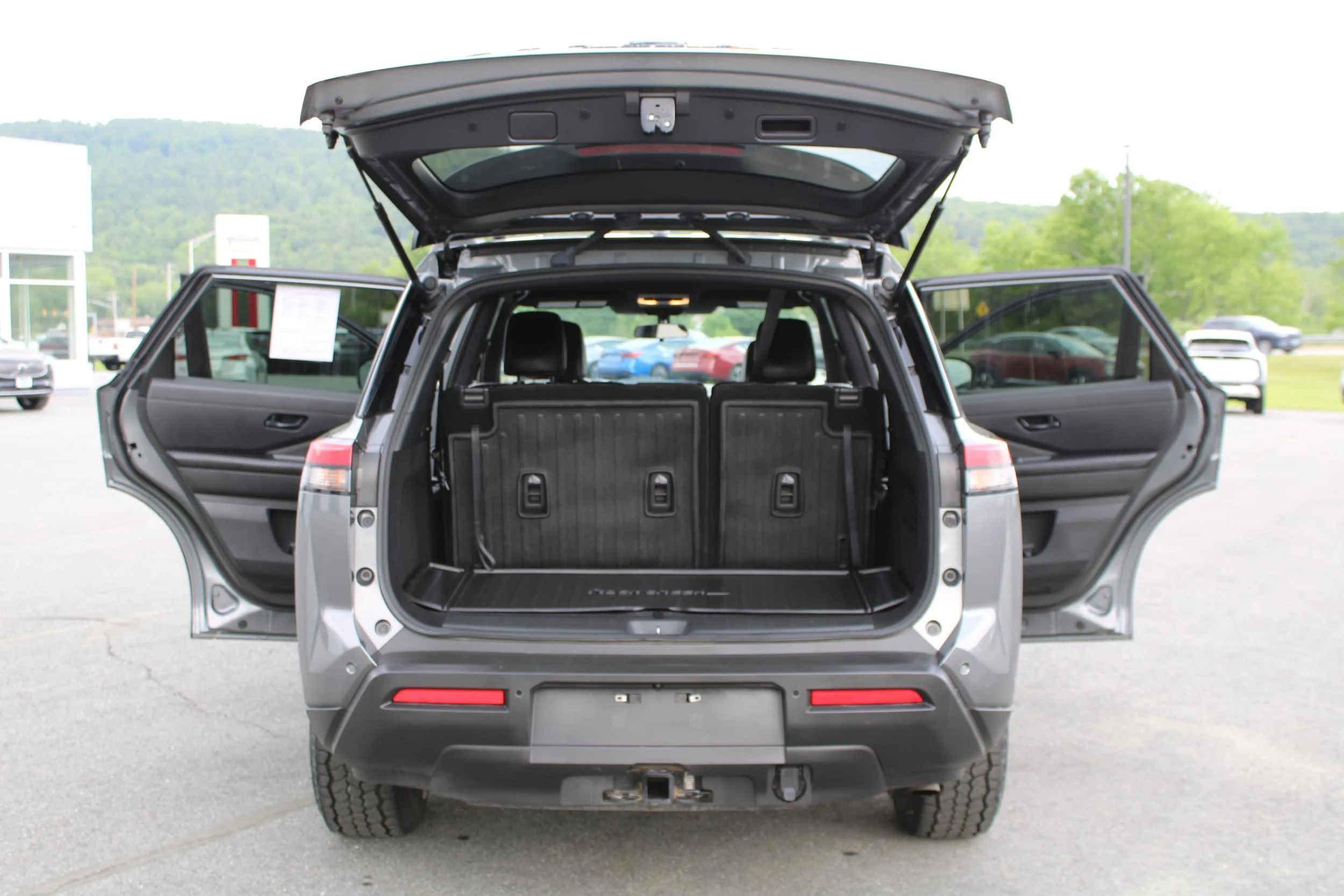 Used 2023 Gun Metallic Nissan Rock Creek image 18