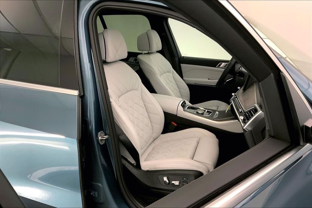 Used 2026 Blue Ridge Mountain Metallic BMW  image 7