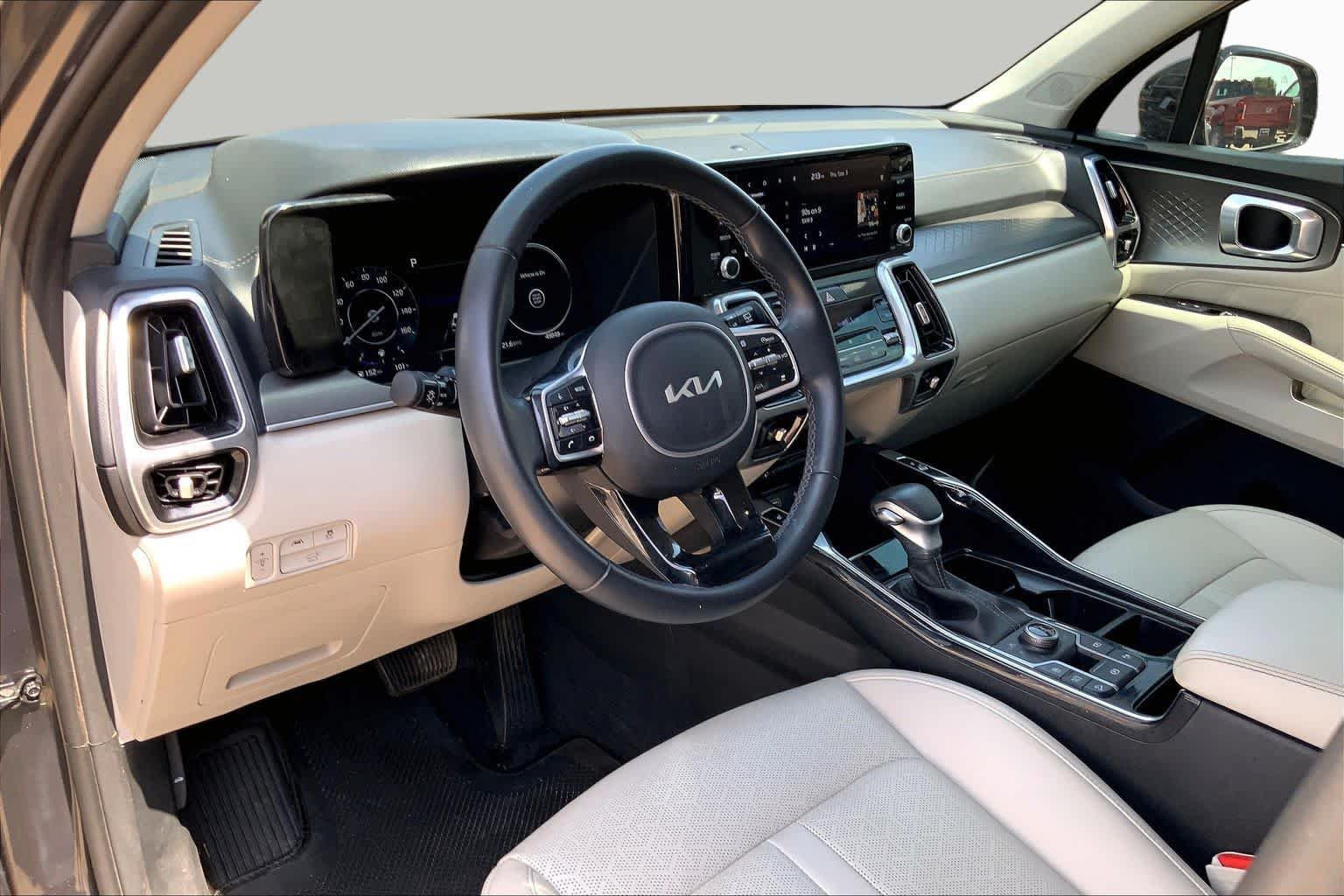 Used 2023 Gravity Grey Kia SX image 18