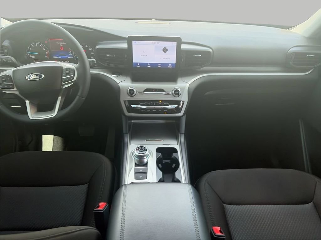 Used 2024 Gray Ford XLT image 10