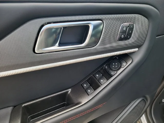 New 2027 Gray Metallic Ford ST image 19