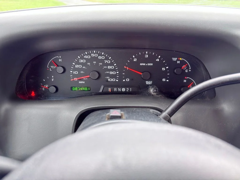 Used 2004 White Ford  image 30