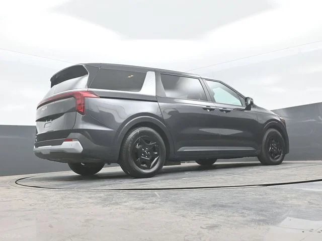 Certified Used 2025 Metal Kia LXS image 23